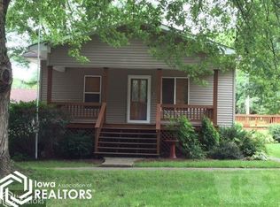 402 South St #B, Fairfield, IA 52556