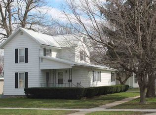 200 S Center St, Lone Tree, IA 52755