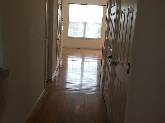 2nd image of 110-136 Faith Cir #114