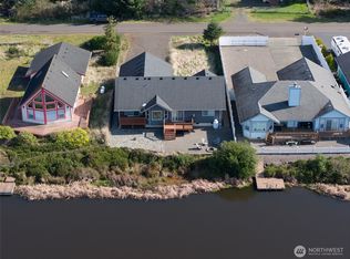 673 Island Circle SE, Ocean Shores, WA