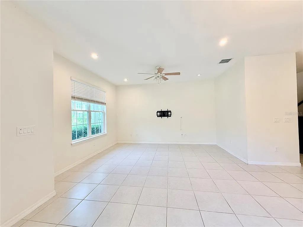 3 bed, 2.5 bath, 1445 sqft, $2,700 — Photo 3