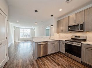 4 Community Pl UNIT 202, Madison, NJ 07940