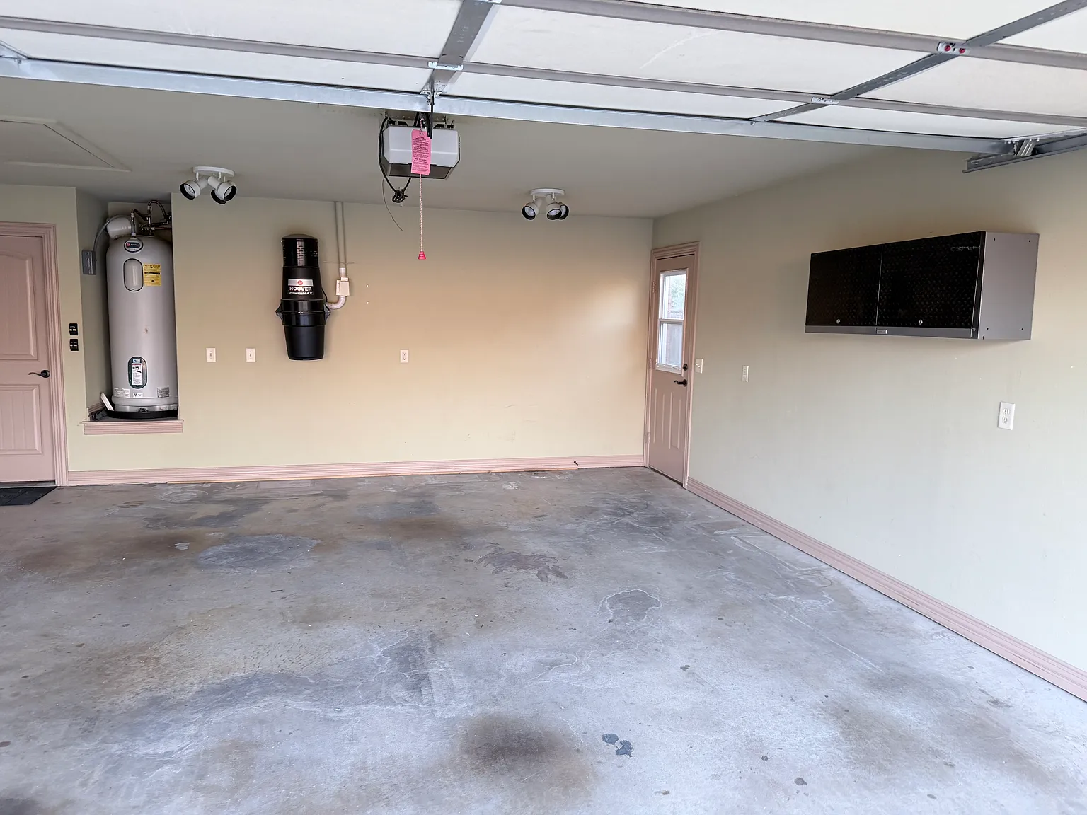 4 bed, 2181 sqft, $2,600 — Photo 4