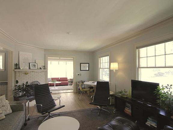 3rd image of 846 Giddings Ave SE