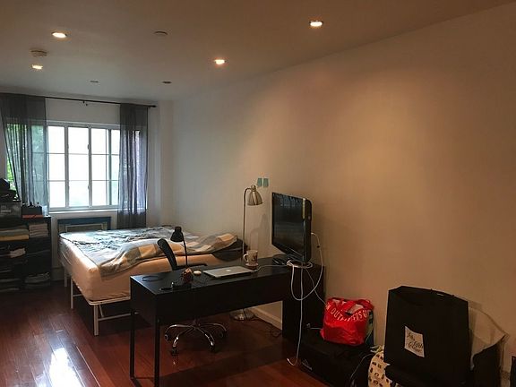 4th image of 4333 42nd St APT 2B