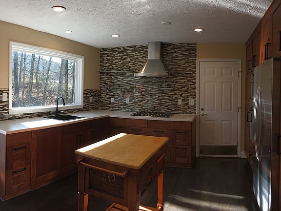 2nd image of 1108 Andrew Dr