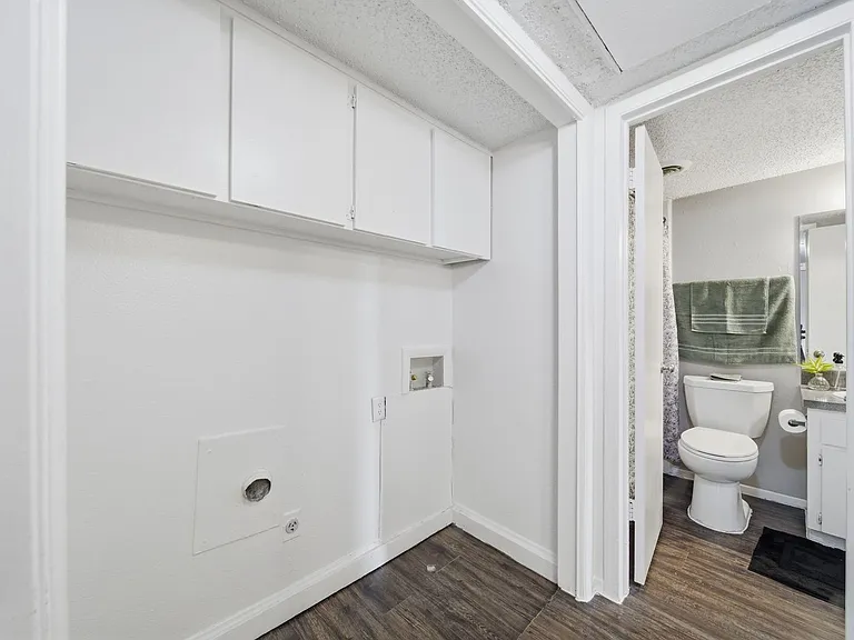 Cedar Park Apartments — Photo 42