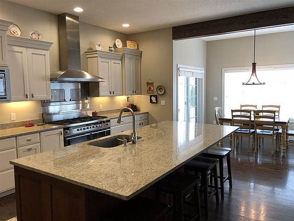 4th image of 2625 Northview Ln