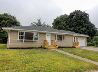 21 Saint Croix St, Lewiston, ME 04240