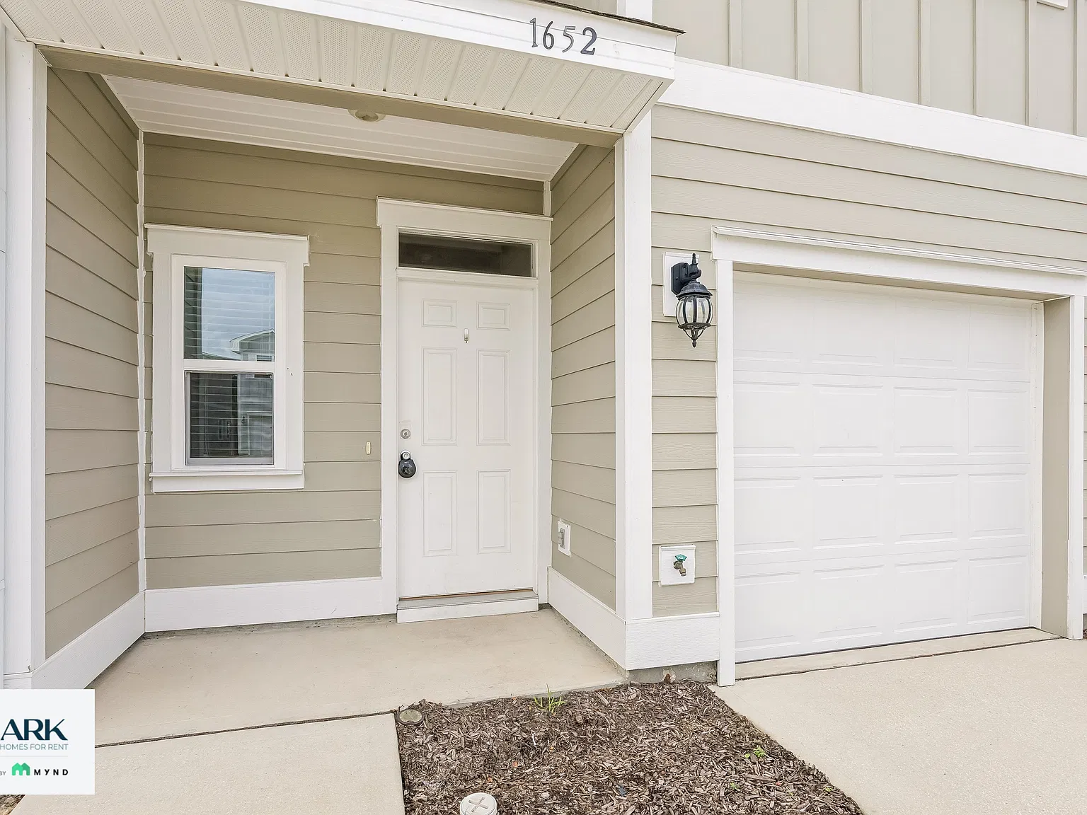 3 bed, 2.5 bath, 1537 sqft, $1,797 — Photo 3