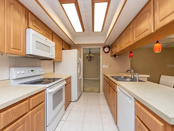 4th image of 5116 Rolling Hill Ct