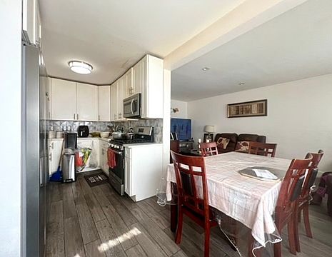 1st image of 1447 E 89th St #2