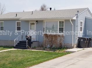 909 Worth Dr, Cheyenne, WY 82001