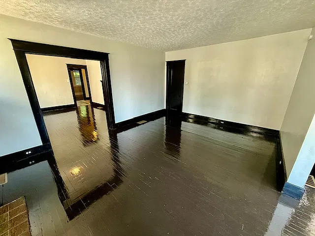 2 bed, 1200 sqft, $1,200 — Photo 2