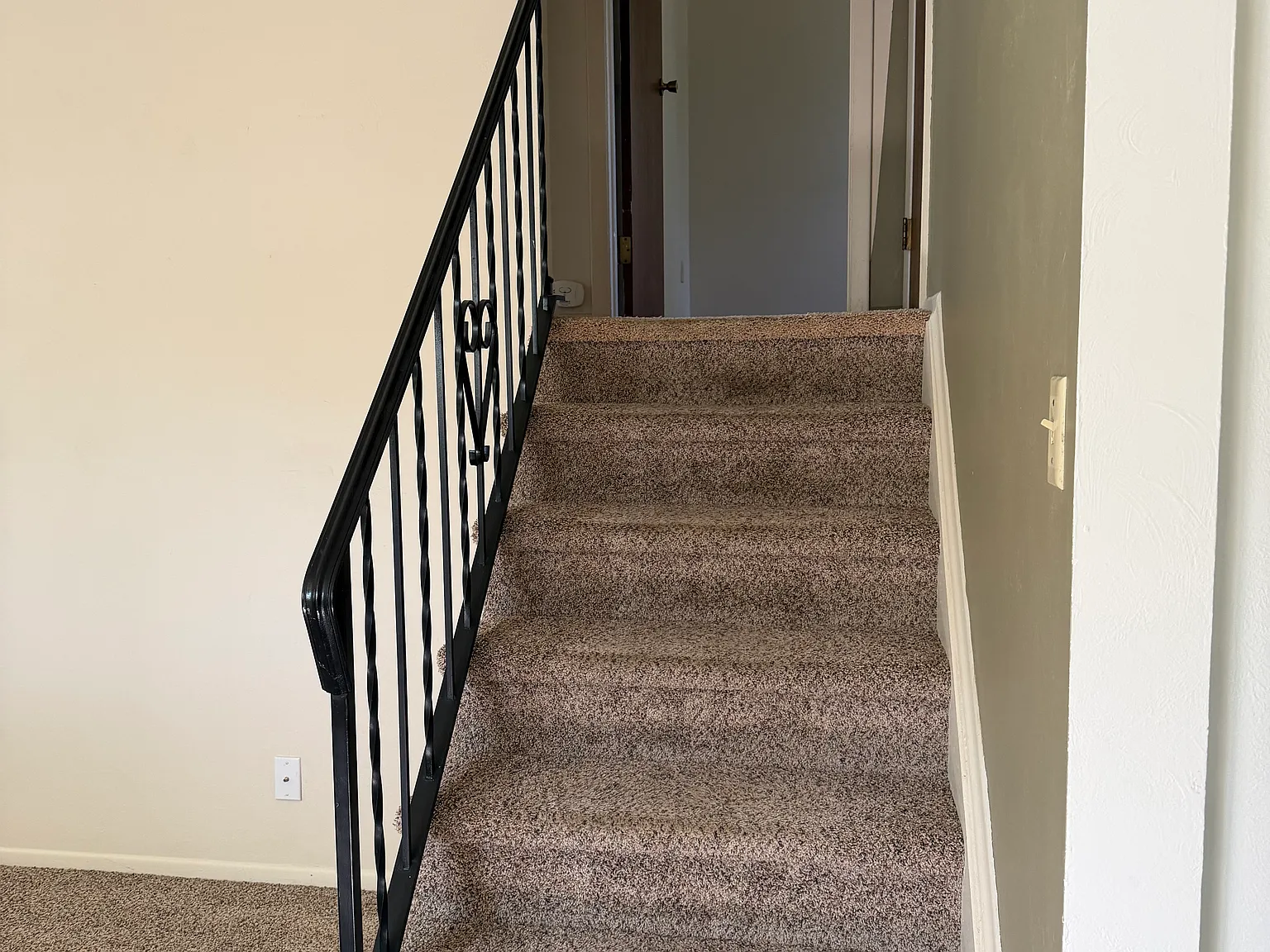 2 bed, 1200 sqft, $1,700 — Photo 4