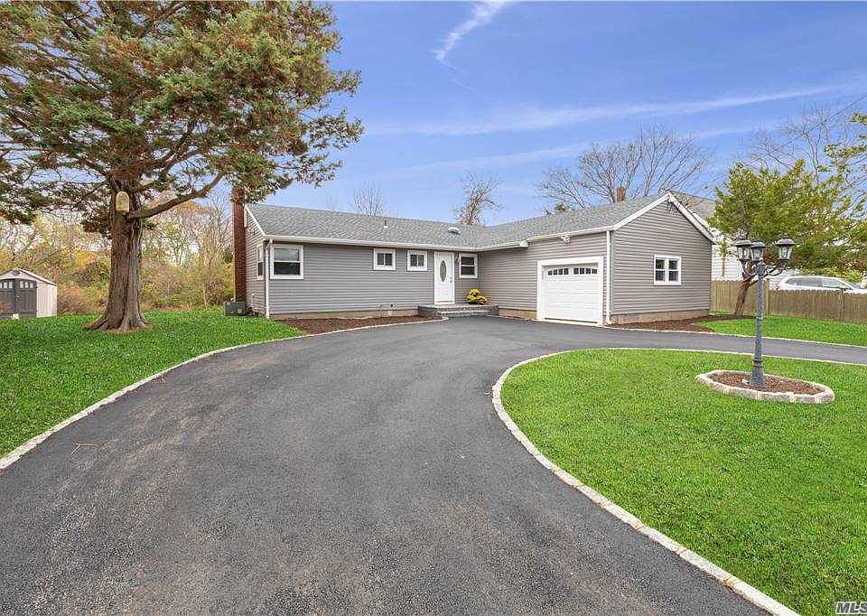1st image of 1845 E Gillette Dr
