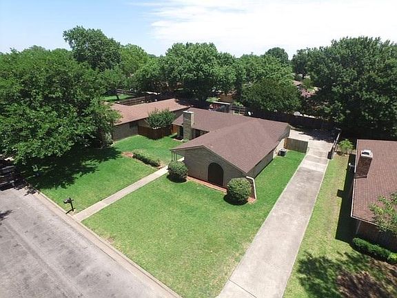 3rd image of 2925 Mimosa Dr
