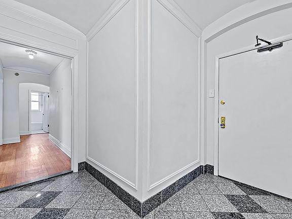 2nd image of 4940 S East End Ave APT 6F