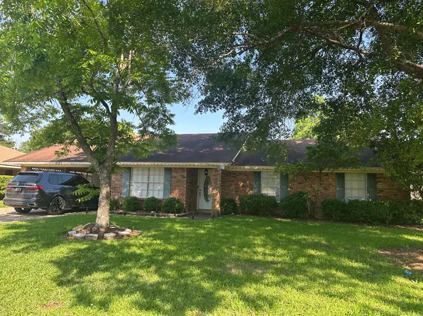 6121 Deerfield Dr, Alexandria, LA 71301