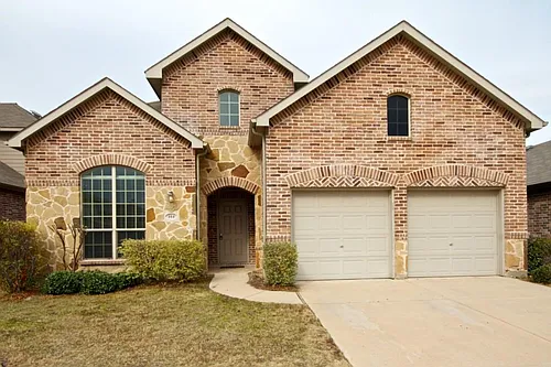 404 Hummingbird Dr Photo 1