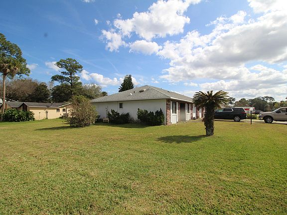 3rd image of 4477 Hidden Village Dr