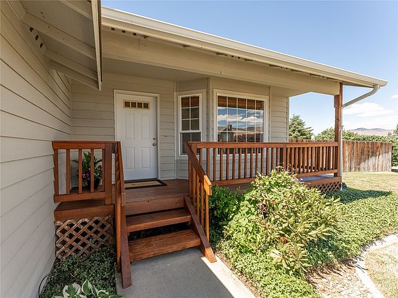 2nd image of 2334 Canyon Hills Drive