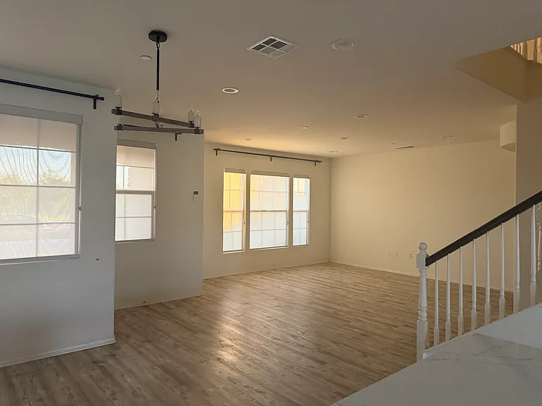3814 Windermere St — Photo 5