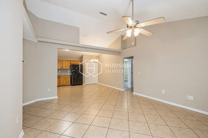 2044 Hunters Trace Cir — Photo 8