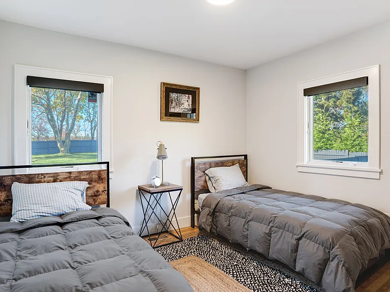 470 Harbor Ln — Photo 18