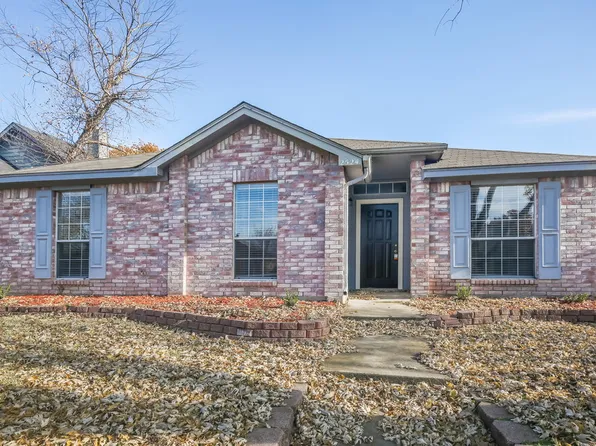 2524 Park Valley Dr, Mesquite, TX 75181
