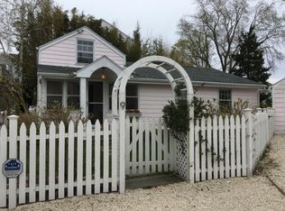 9 Rowland Pl, Westport, CT 06880