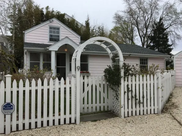 9 Rowland Pl, Westport, CT 06880