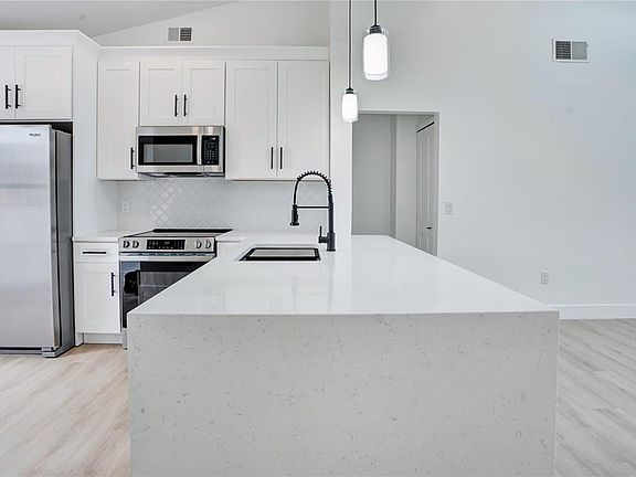 5th image of 3012 S SEMORAN BOULEVARD #G2
