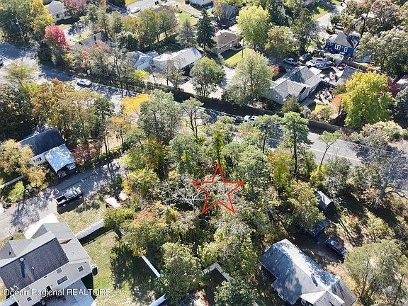 5th image of 220 Beach Avenue