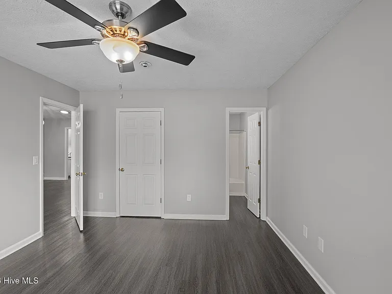 225 John Ct — Photo 13