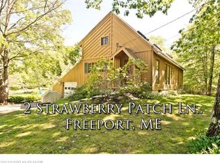 2 Strawberry Patch Ln, Freeport, ME 04032
