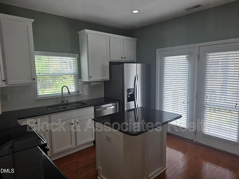 124 Braeside Ct — Photo 11