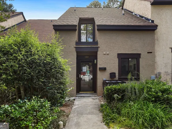 203 Tiburon Dr, Lithonia, GA 30038