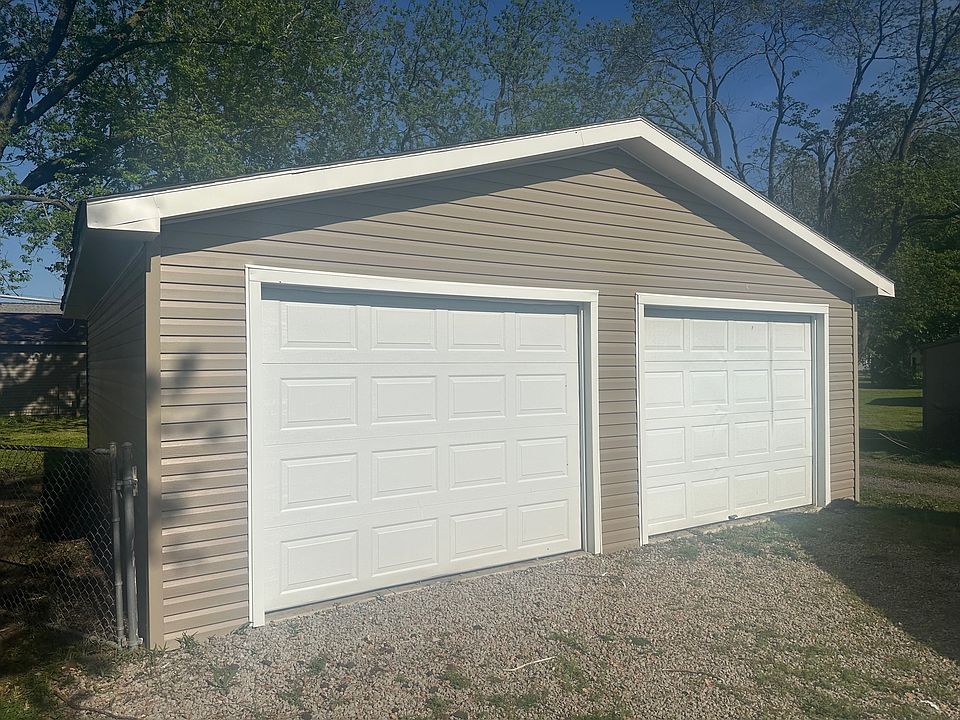 1st image of 804 1/2 S 19th St #1