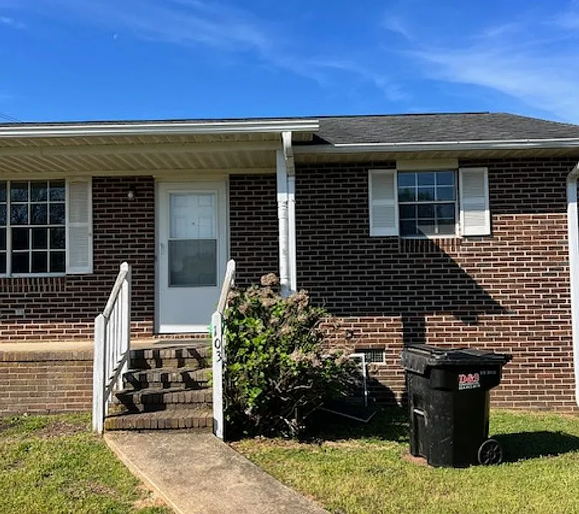 101 & 103 Teakwood Dr