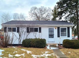 24 Lippincott Rd, Fox Lake, IL 60020