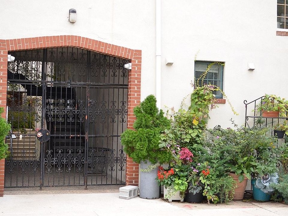 Exterior gate
