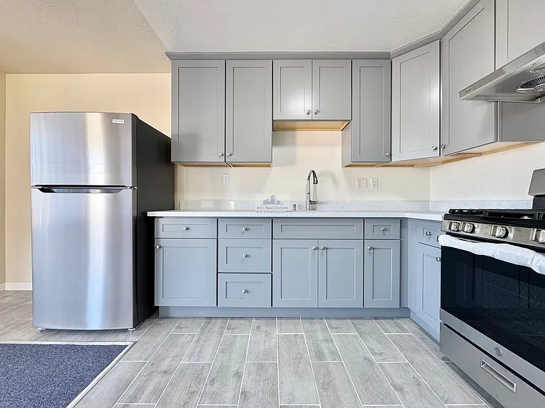 900 Rivera St #6 — Photo 20