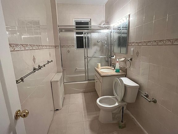 5th image of 4234 Bedford Ave #2