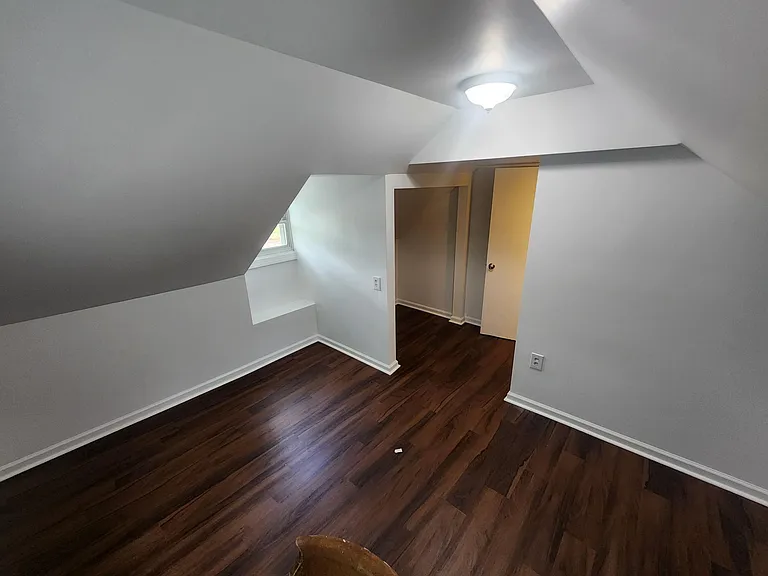 4407 Lee Ave — Photo 10
