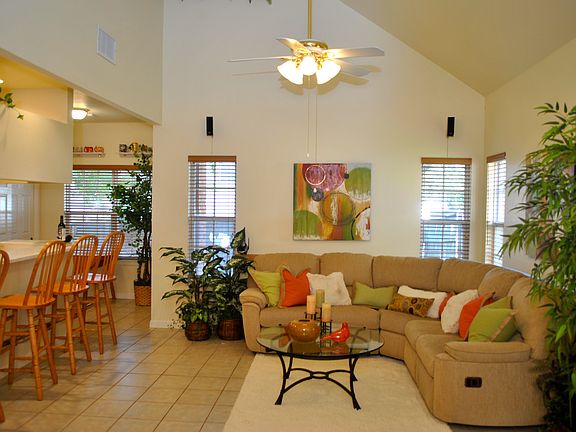 5th image of 77 Chapel Hill Cir