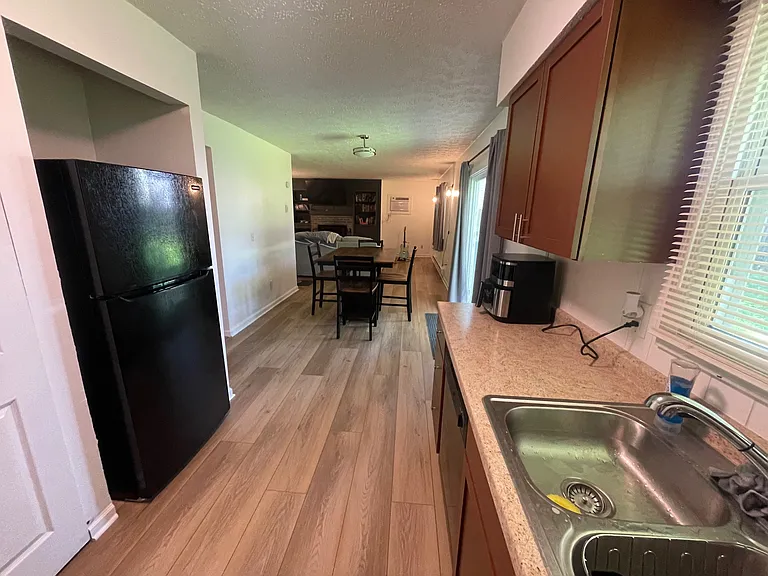 2902 Forest Ln — Photo 4