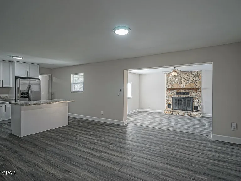 410 S Star Ave — Photo 12
