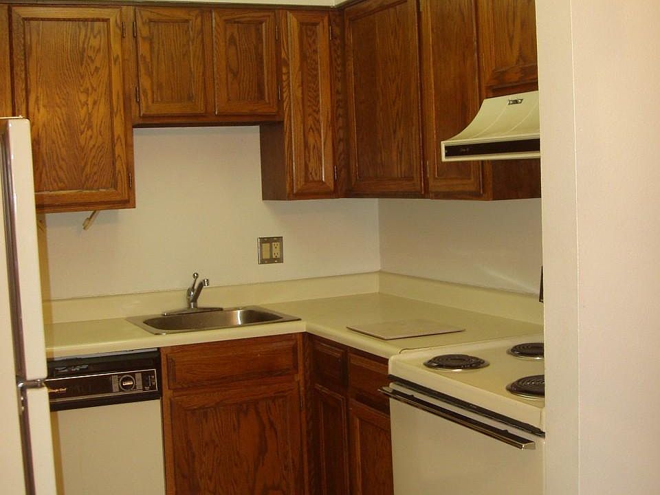 1st image of 1243 N Gaylord St APT 405