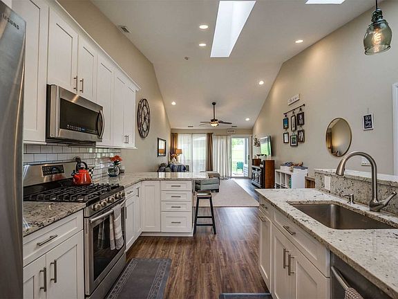 3rd image of 642 Birchwood Park Dr